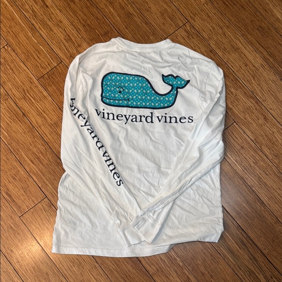 Vineyard Vines White Long Sleeve Shirt with Blue Whale - Picture 1 of 3
